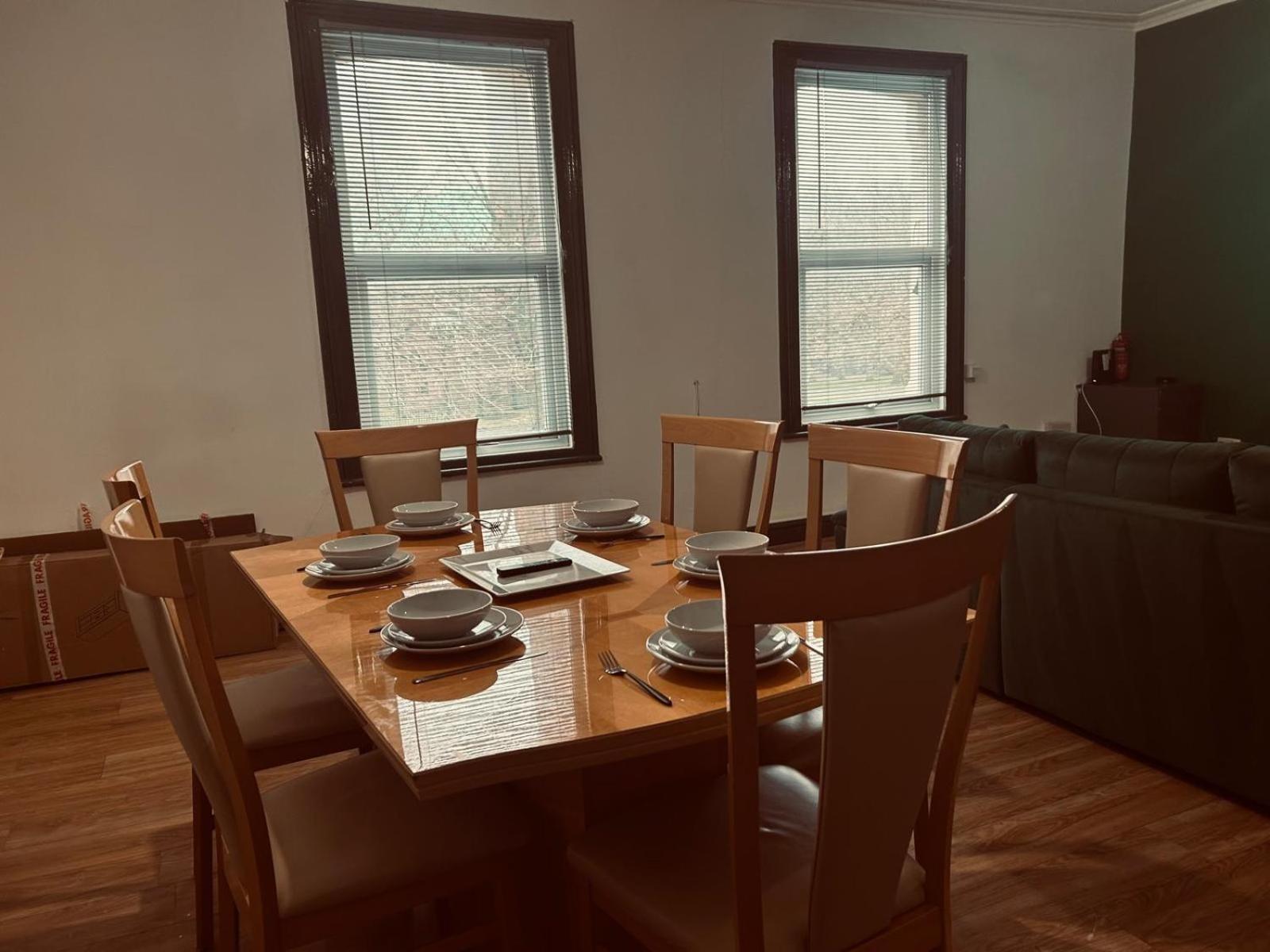 Cozy Large Sized 4 Bedroom Flat Liverpool Exterior photo